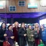 María Fernanda Macimiani Escritora con miembros de ALIJ en Stand Tucumán Feria del Libro