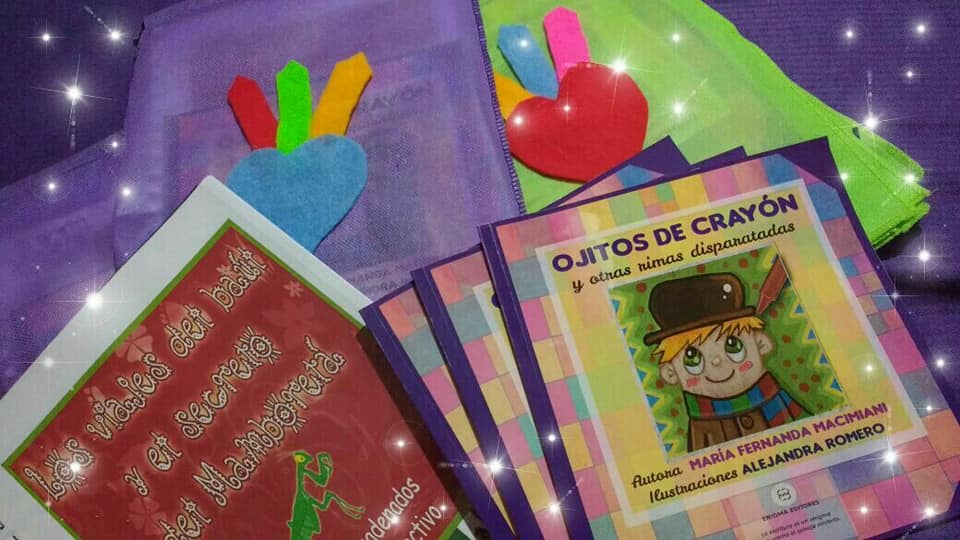 Libros con bolsa de tela para regalar a los chicos