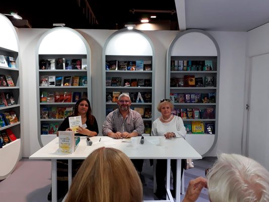 Fernanda Macimiani, Marcelo Bianchi y Honoria Zelaya en la Feria del Libro